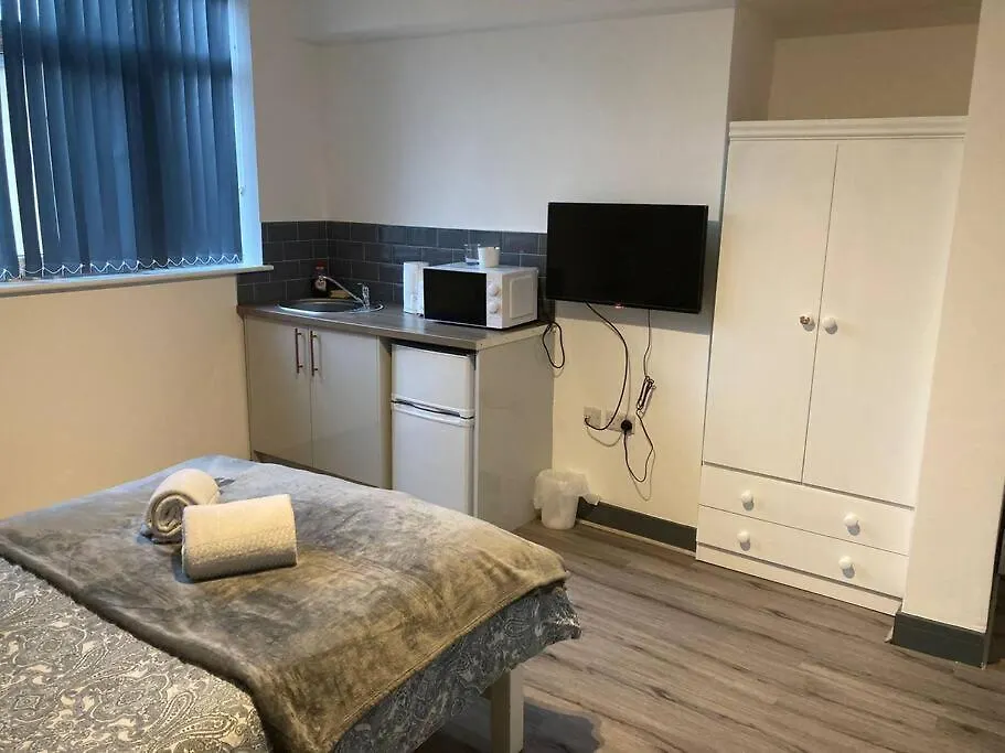 Newly Refurbished Studio, Great Location 8 Studios Nottingham 0*,