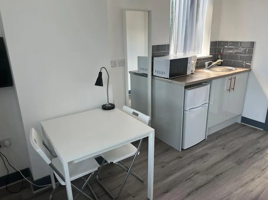 Newly Refurbished Studio, Great Location 8 Studios Nottingham